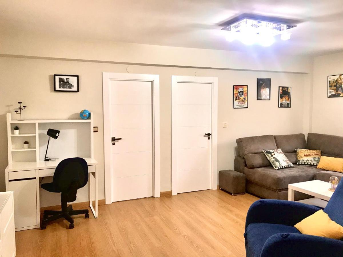 Apartamento Con Parking Gratis En El Centro, 2 Dormitorios อัลเมรีอา ภายนอก รูปภาพ