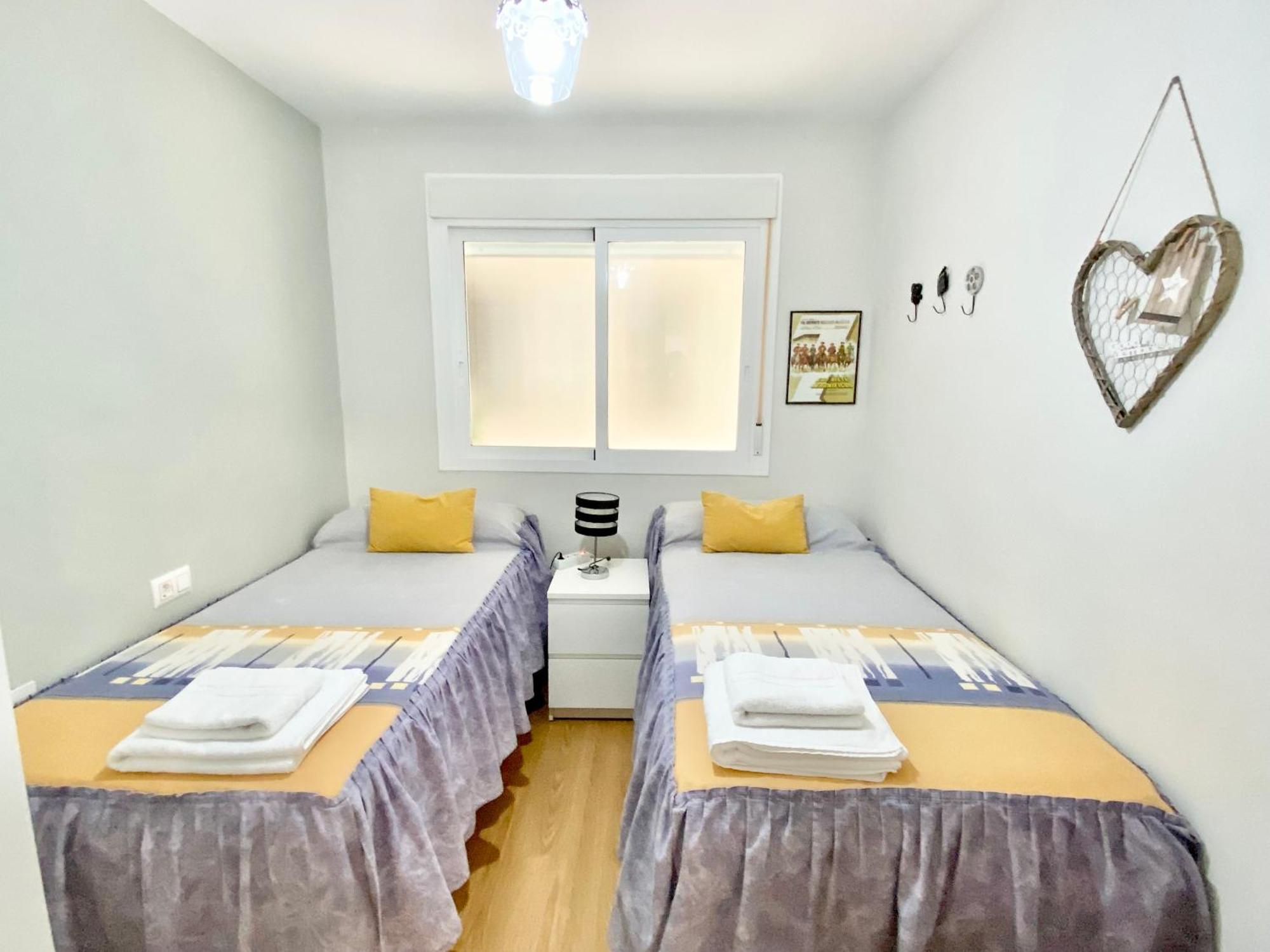 Apartamento Con Parking Gratis En El Centro, 2 Dormitorios อัลเมรีอา ภายนอก รูปภาพ