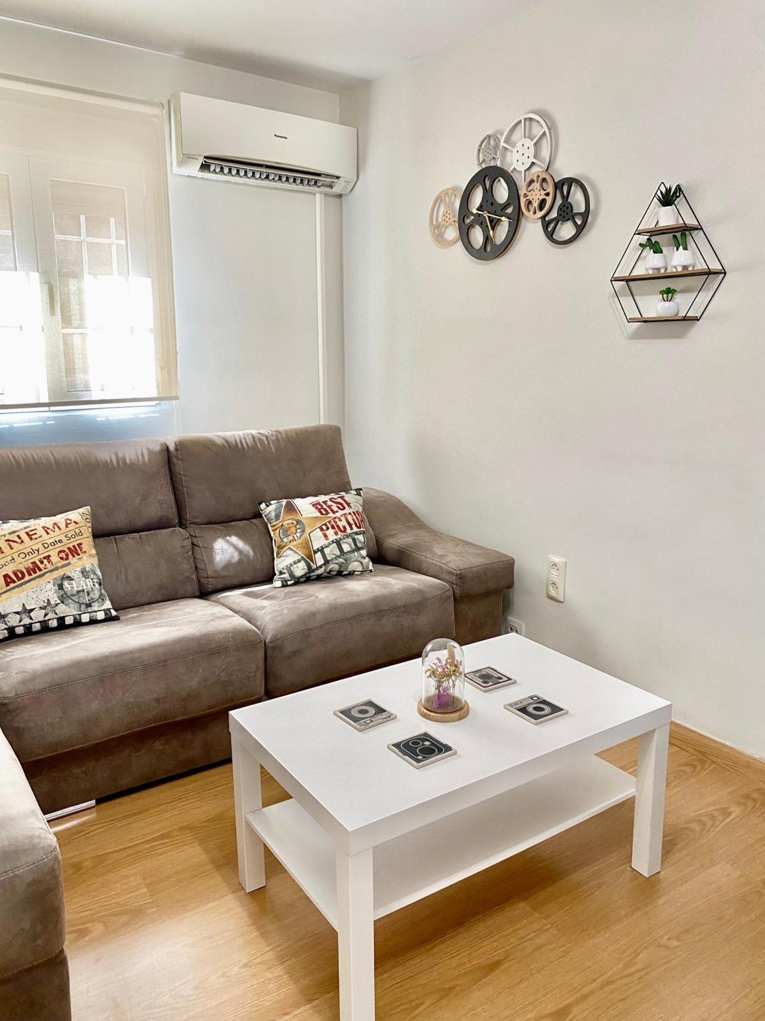 Apartamento Con Parking Gratis En El Centro, 2 Dormitorios อัลเมรีอา ภายนอก รูปภาพ