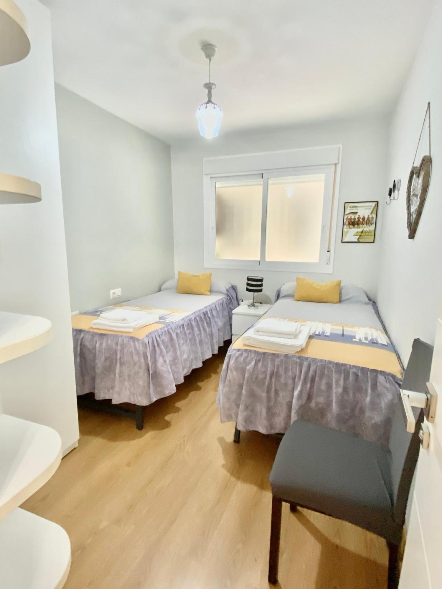 Apartamento Con Parking Gratis En El Centro, 2 Dormitorios อัลเมรีอา ภายนอก รูปภาพ