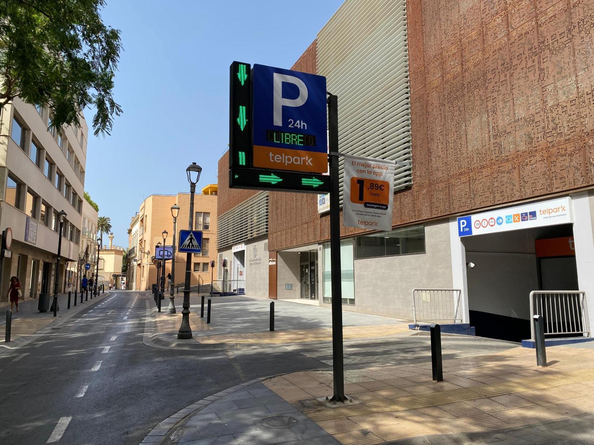 Apartamento Con Parking Gratis En El Centro, 2 Dormitorios อัลเมรีอา ภายนอก รูปภาพ